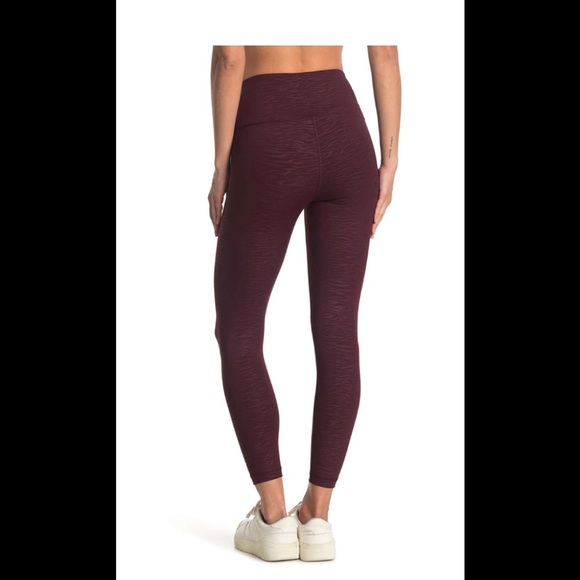 INTERLINK high waisted embossed burgundy leggings/M - Picture 2 of 2
